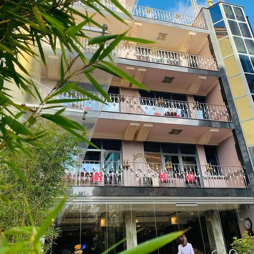 Hotel Elysee Tiran