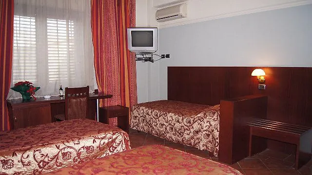 Hotel Elysee Tiran 4*,  Arnavutluk